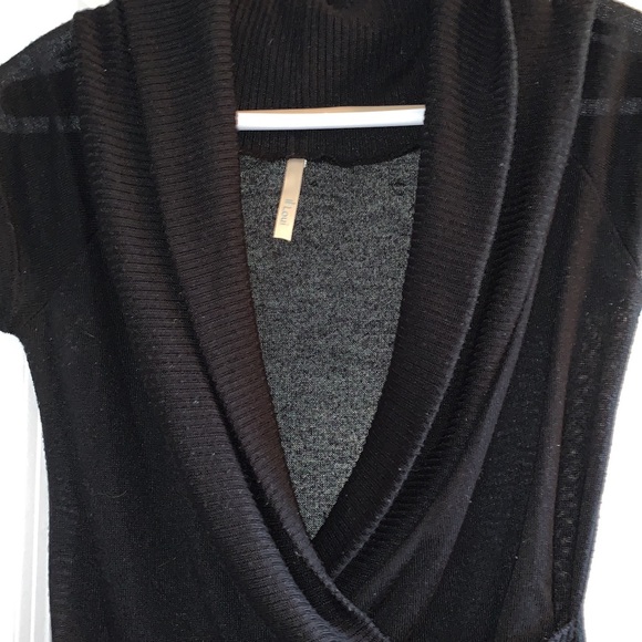Black cap sleeved sweater - Picture 2 of 2